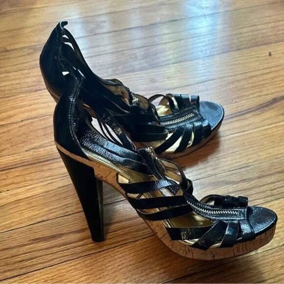Michael Michael Kors Black Front Zip Heels Sz 8M - Picture 1 of 11